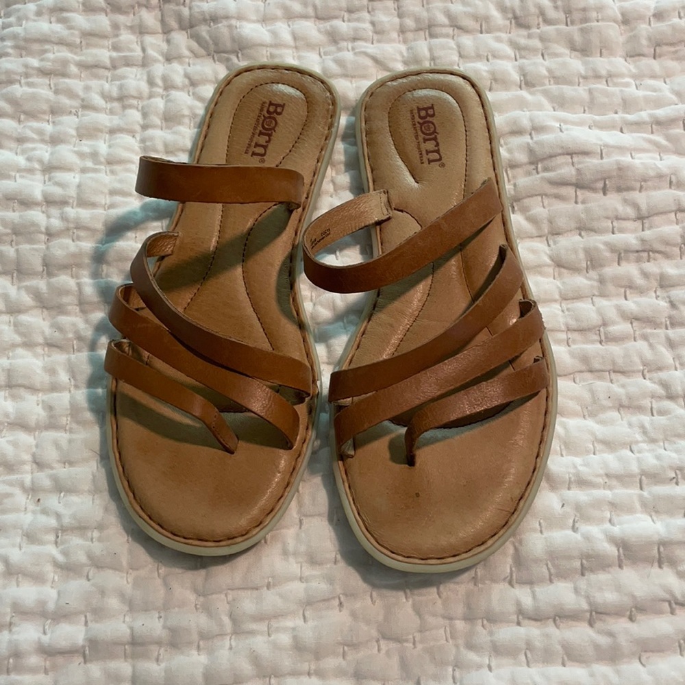 Born leather sandals 🩴